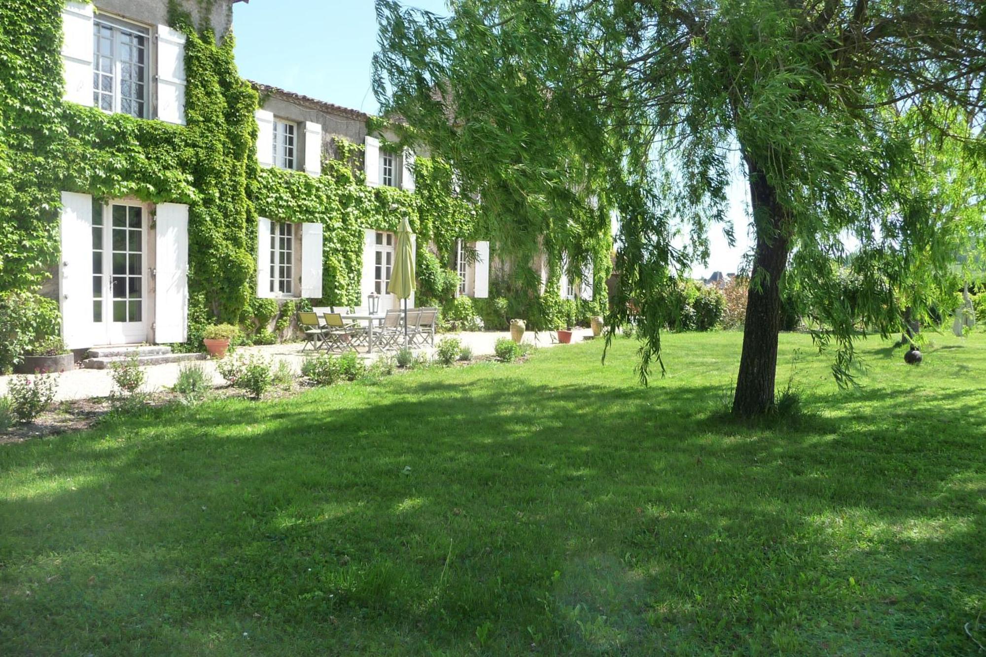 לינה וארוחת בוקר Saussignac Domaine De La Queyssie מראה חיצוני תמונה
